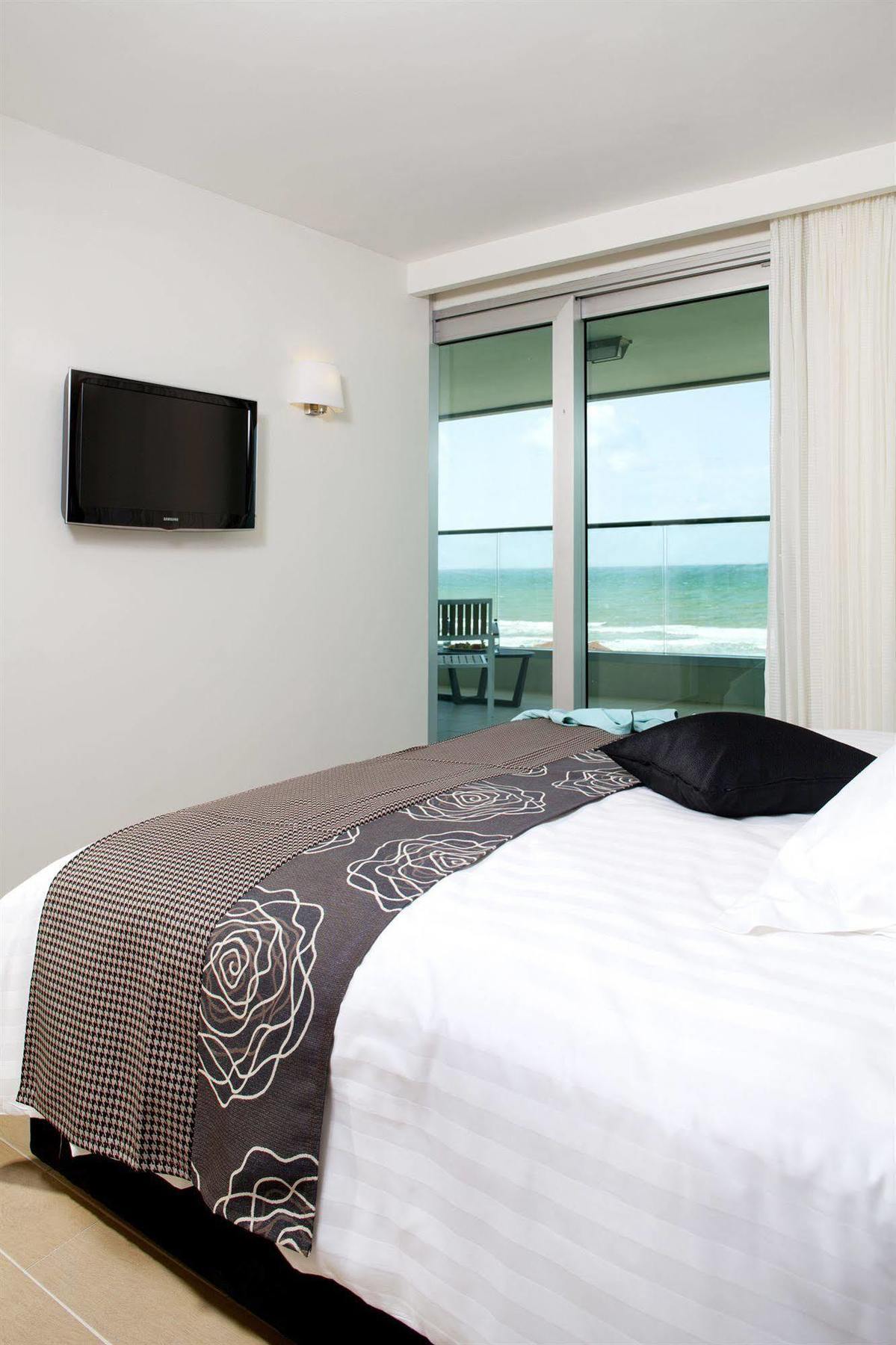 West All Suites Hotel Aschdod Exterior foto